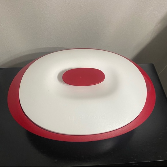 TUPPERWARE Essentials Passion Red SOUP SERVER W/LADLE + Lid 7 1/2 Cup Bowl - Picture 3 of 12